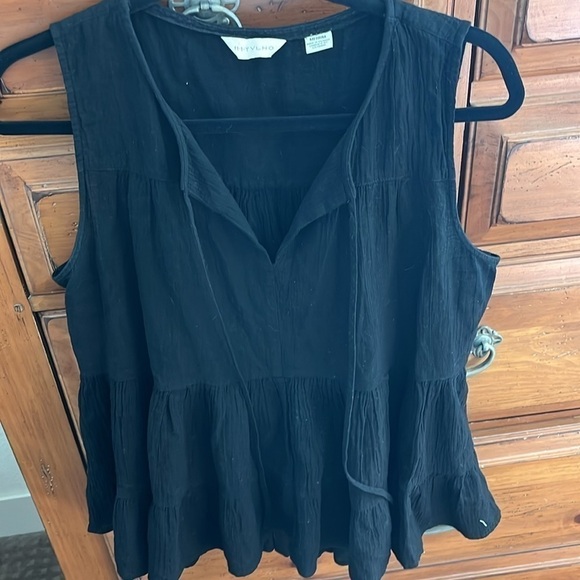 NWOT 11.1.TVLHO Women’s Black Tiered Blouse, Size Medium! - Picture 3 of 8